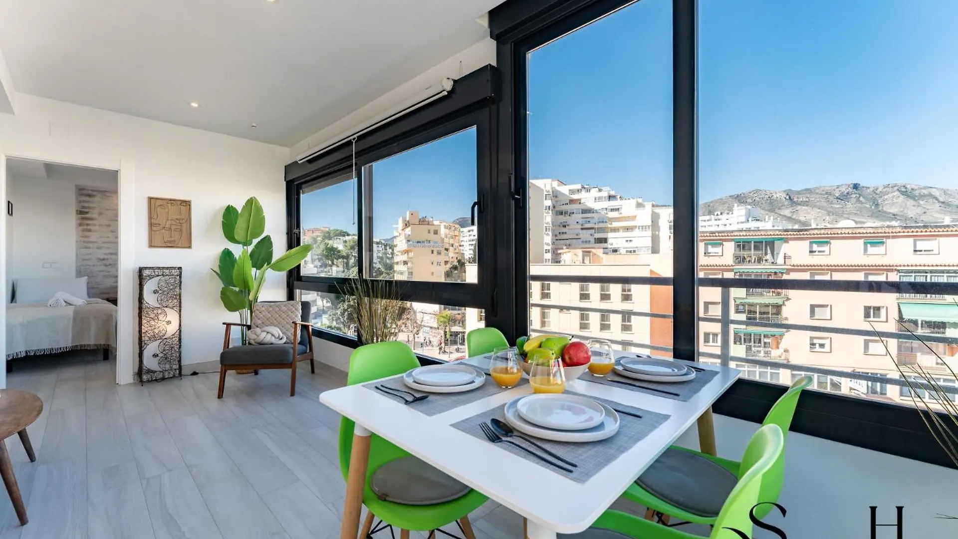 Exquisite Central 2 Bedroom Apt, Pool, Views Torremolinos Espagne