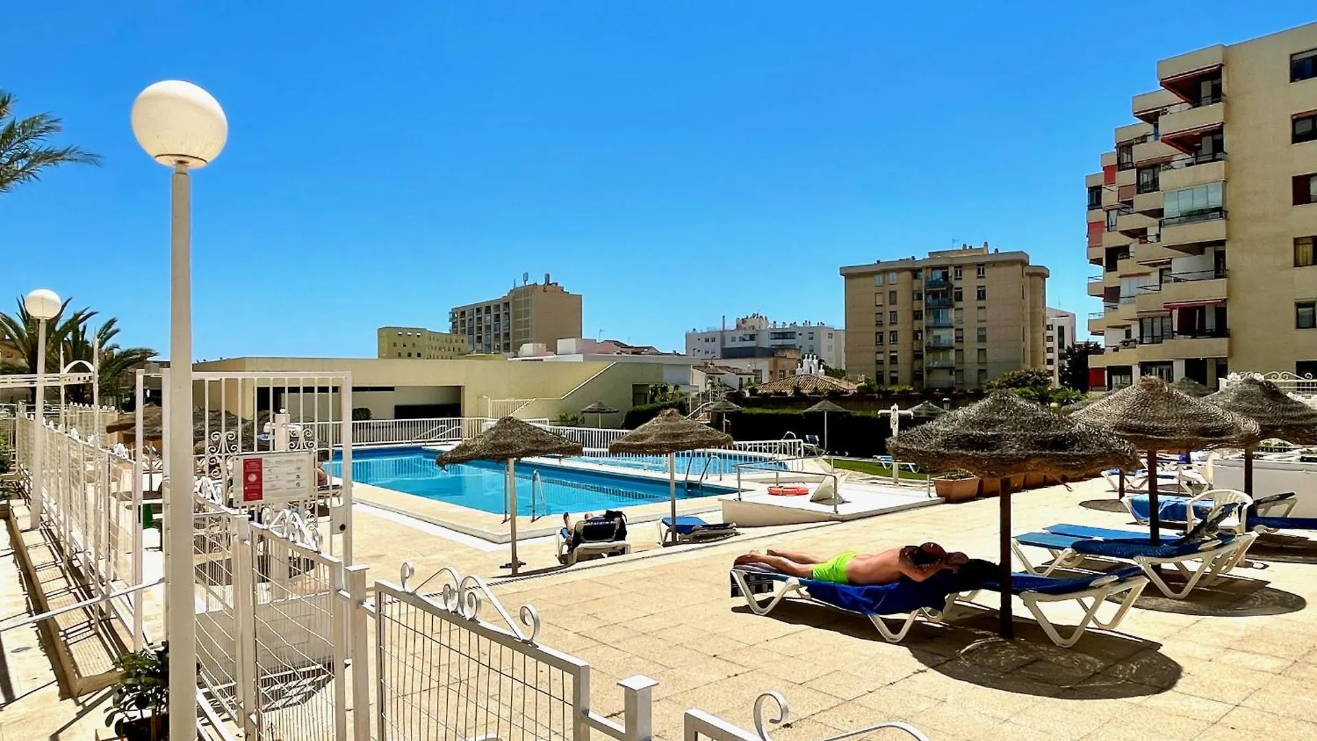 Apartment Exquisite Central 2 Bedroom Apt, Pool, Views Torremolinos