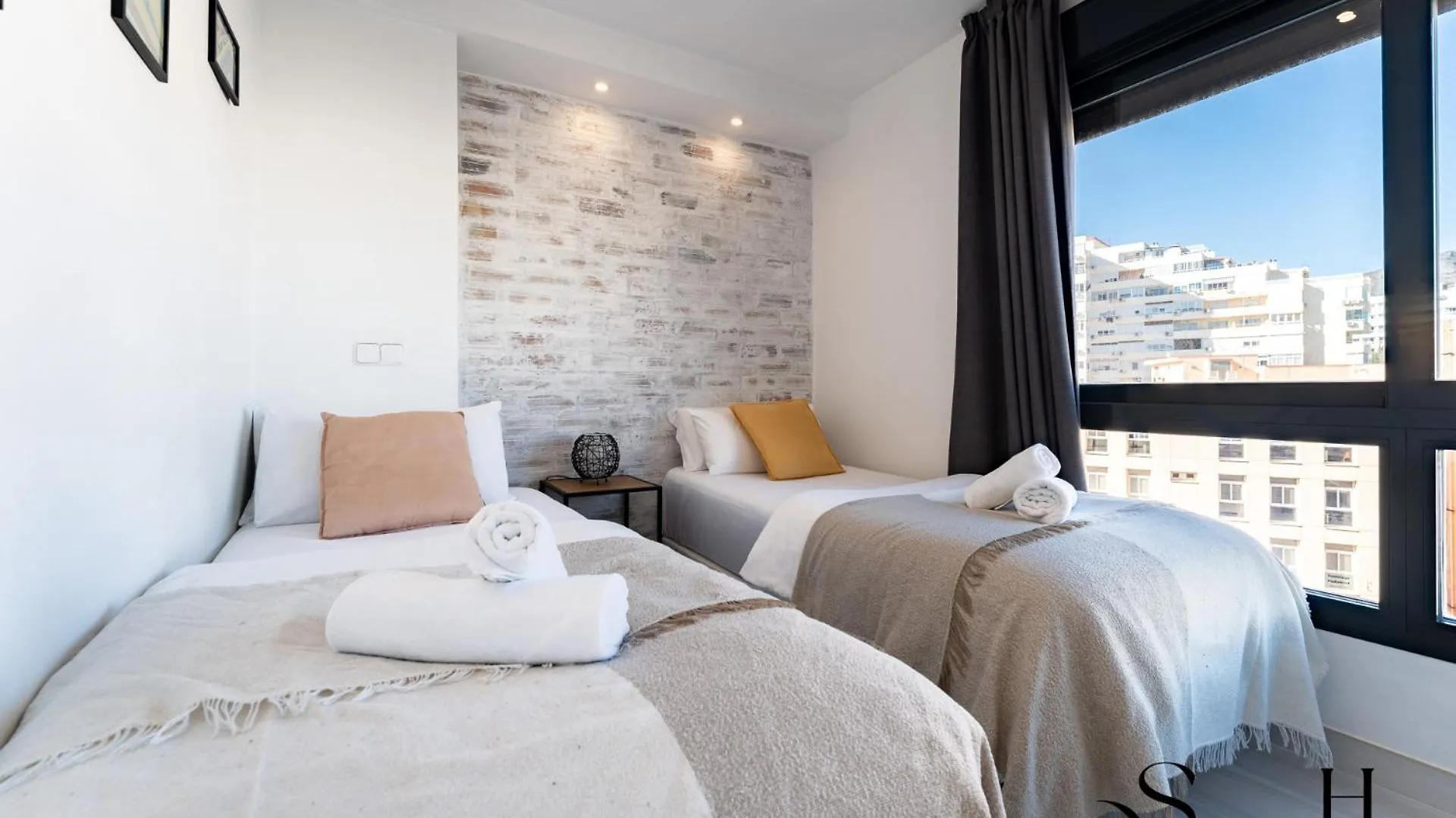 Exquisite Central 2 Bedroom Apt, Pool, Views Torremolinos Apartamento